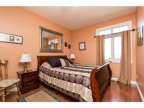 82060 Range Road 191 Range, Rural Lethbridge County, AB - Indoor Photo Showing Bedroom