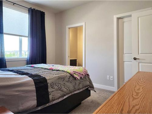 335 Aquitania Boulevard West, Lethbridge, AB - Indoor Photo Showing Bedroom