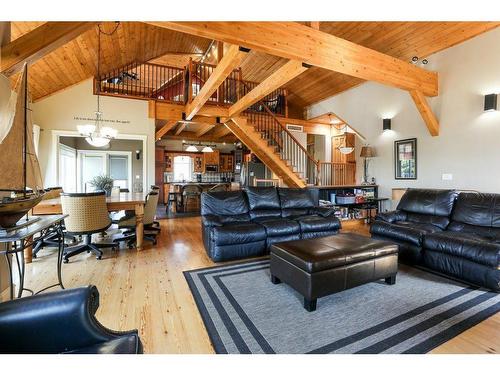 459 Sunset Drive, Rural Vulcan County, AB - Indoor Photo Showing Living Room