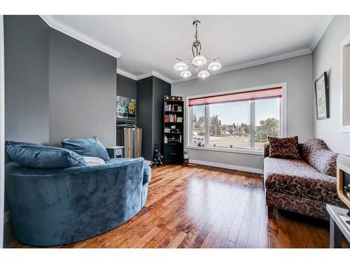 2804 23 Street, Coaldale, AB - Indoor Photo Showing Living Room