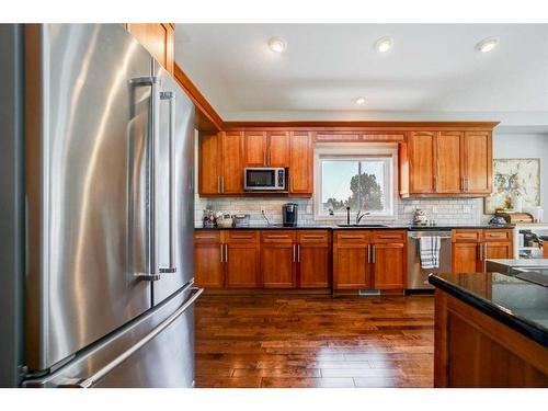 2804 23 Street, Coaldale, AB - Indoor Photo Showing Kitchen