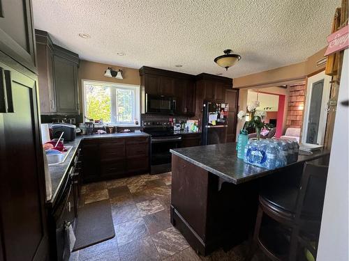 21351 Twp 443, Ferintosh, AB - Indoor Photo Showing Kitchen