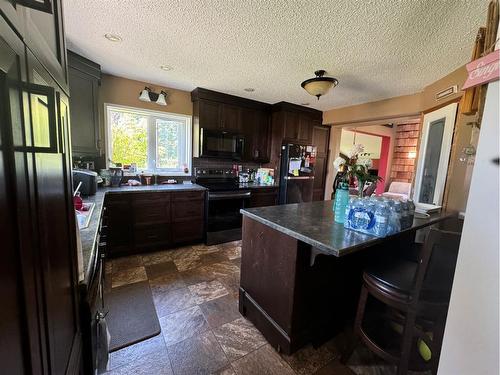 21351 Twp 443, Ferintosh, AB - Indoor Photo Showing Kitchen