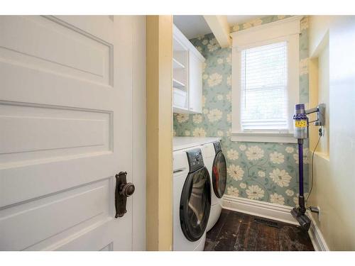 652 11 Street South, Lethbridge, AB - Indoor Photo Showing Laundry Room