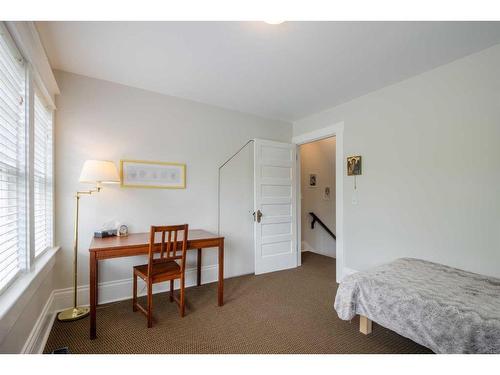 652 11 Street South, Lethbridge, AB - Indoor Photo Showing Bedroom