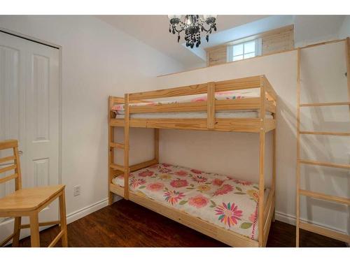 652 11 Street South, Lethbridge, AB - Indoor Photo Showing Bedroom