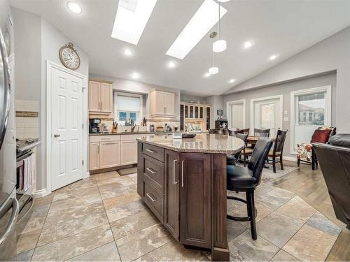 295 Canyon Boulevard West, Lethbridge, AB - Indoor Photo Showing Kitchen With Upgraded Kitchen