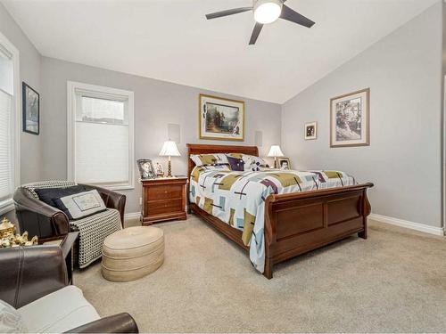 295 Canyon Boulevard West, Lethbridge, AB - Indoor Photo Showing Bedroom