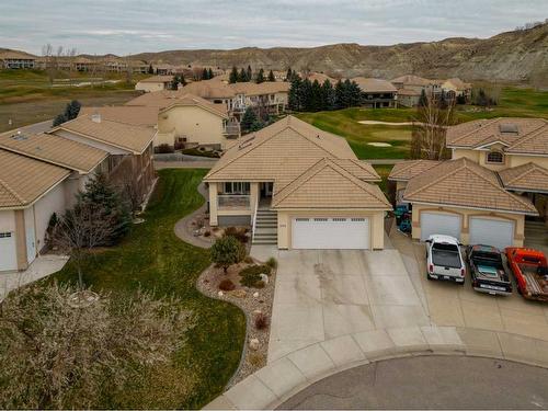 295 Canyon Boulevard West, Lethbridge, AB - Outdoor