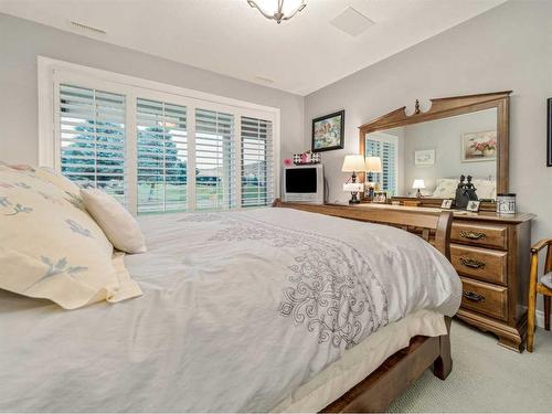 295 Canyon Boulevard West, Lethbridge, AB - Indoor Photo Showing Bedroom