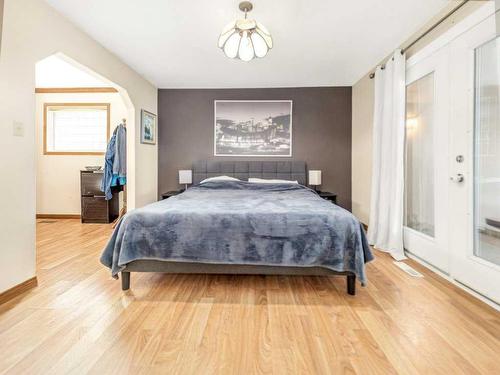 203 Ryerson Road West, Lethbridge, AB - Indoor Photo Showing Bedroom