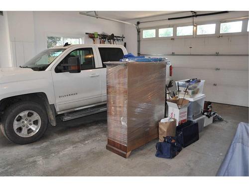 3406 Lakewood Road South, Lethbridge, AB - Indoor Photo Showing Garage