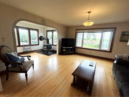 34021 Rr 16-3, Rural Warner No. 5, County Of, AB - Indoor Photo Showing Living Room