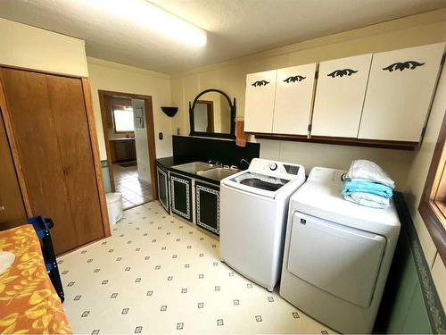 34021 Rr 16-3, Rural Warner No. 5, County Of, AB - Indoor Photo Showing Laundry Room