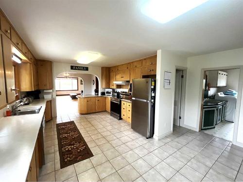 34021 Rr 16-3, Rural Warner No. 5, County Of, AB - Indoor Photo Showing Kitchen With Double Sink