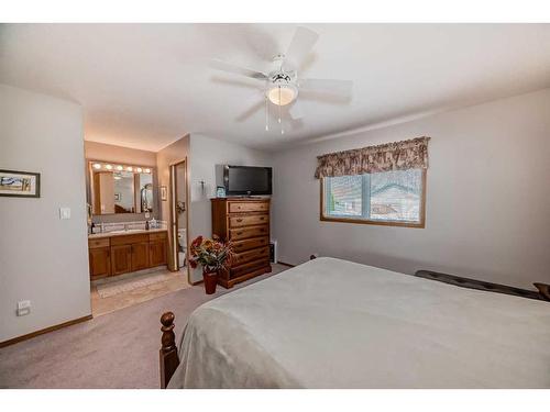 209 Uplands Boulevard North, Lethbridge, AB - Indoor Photo Showing Bedroom