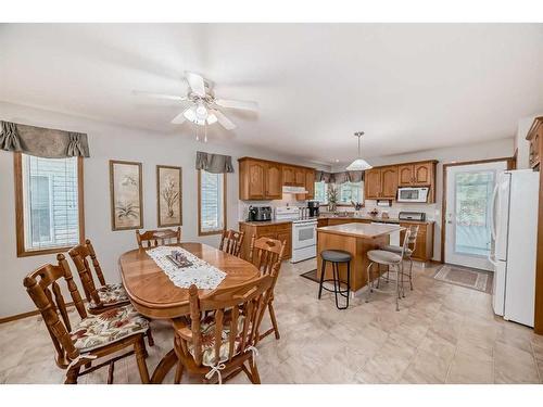 209 Uplands Boulevard North, Lethbridge, AB - Indoor Photo Showing Dining Room