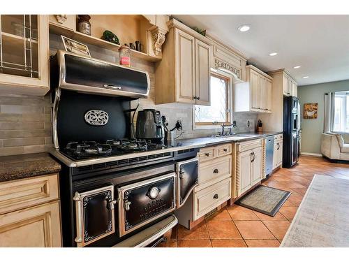 5831 46A Street, Taber, AB - Indoor Photo Showing Kitchen