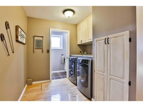 5831 46A Street, Taber, AB - Indoor Photo Showing Laundry Room