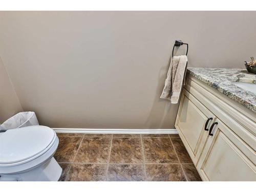 5831 46A Street, Taber, AB - Indoor Photo Showing Bathroom