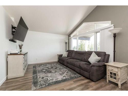 312 Thyrza Burkitt Link North, Lethbridge, AB - Indoor Photo Showing Living Room