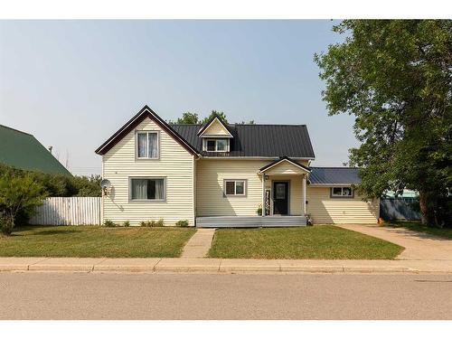 4936 50 Avenue, Stavely, AB - Outdoor With Facade