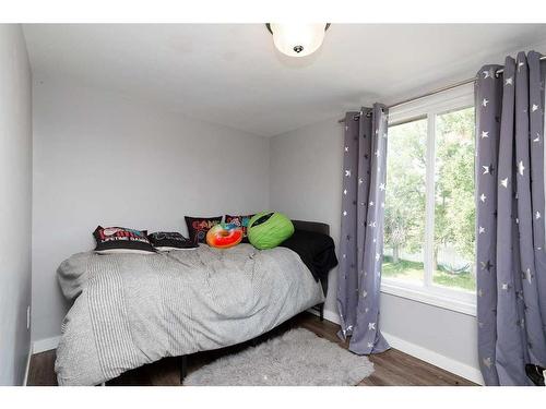 4936 50 Avenue, Stavely, AB - Indoor Photo Showing Bedroom