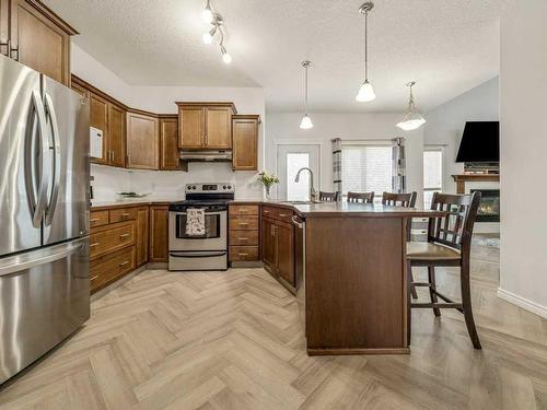 2812 23 Street, Coaldale, AB - Indoor Photo Showing Kitchen