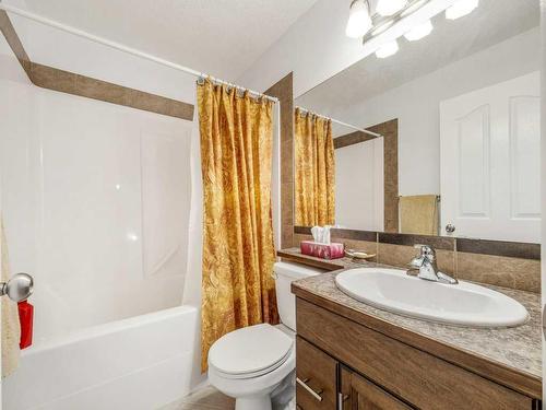 2812 23 Street, Coaldale, AB - Indoor Photo Showing Bathroom