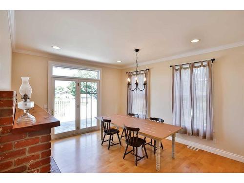 179 E 100 S, Raymond, AB - Indoor Photo Showing Dining Room