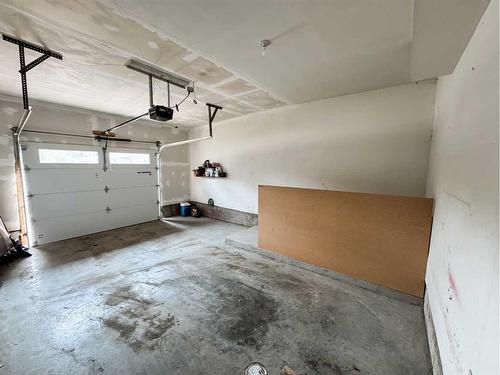 504 Watson Avenue, Picture Butte, AB - Indoor Photo Showing Garage