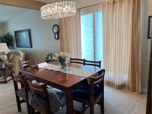 1237 Glacier Drive South, Lethbridge, AB - Indoor Photo Showing Dining Room