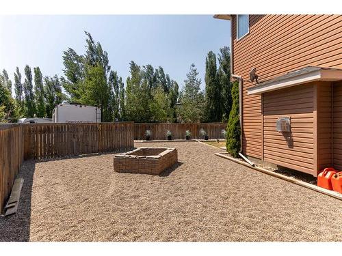 436 Silkstone Crescent West, Lethbridge, AB - Outdoor