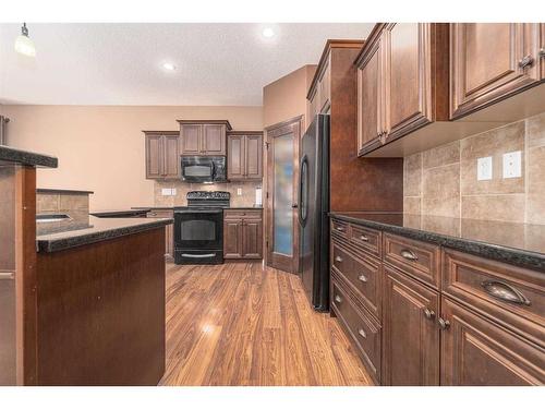 436 Silkstone Crescent West, Lethbridge, AB - Indoor Photo Showing Kitchen