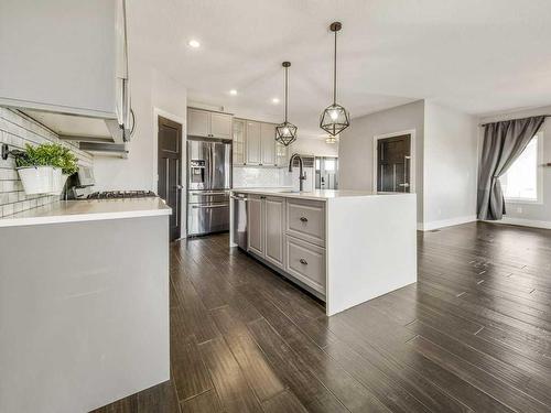 4721 7 Street, Coalhurst, AB - Indoor Photo Showing Kitchen With Upgraded Kitchen