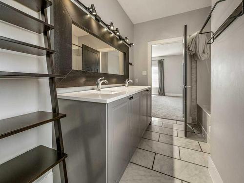 4721 7 Street, Coalhurst, AB - Indoor Photo Showing Bathroom