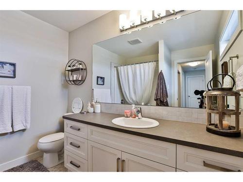 478 Devonia Way West, Lethbridge, AB - Indoor Photo Showing Bathroom