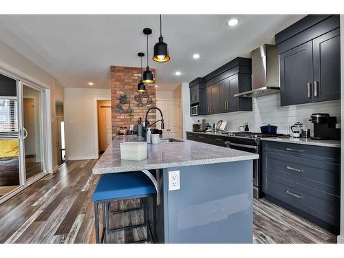 478 Devonia Way West, Lethbridge, AB - Indoor Photo Showing Kitchen With Upgraded Kitchen