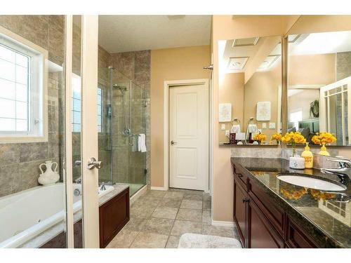 41 Fairmont Terrace South, Lethbridge, AB - Indoor Photo Showing Bathroom