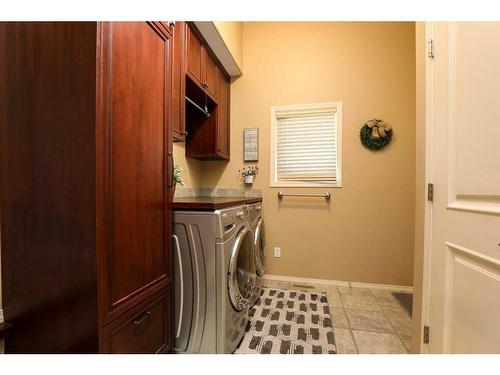 41 Fairmont Terrace South, Lethbridge, AB - Indoor Photo Showing Laundry Room