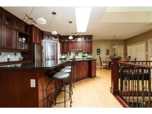 41 Fairmont Terrace South, Lethbridge, AB - Indoor Photo Showing Kitchen