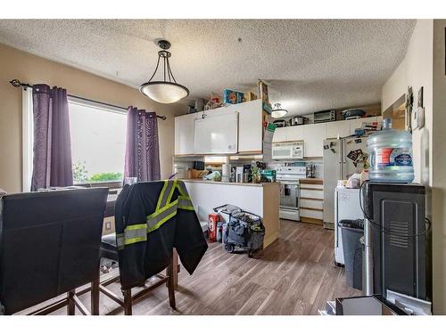 428 12 Street North, Lethbridge, AB - Indoor