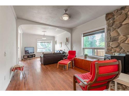 1134 Beverley Mclachlin Drive, Pincher Creek, AB - Indoor Photo Showing Living Room