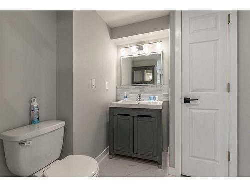 1134 Beverley Mclachlin Drive, Pincher Creek, AB - Indoor Photo Showing Bathroom