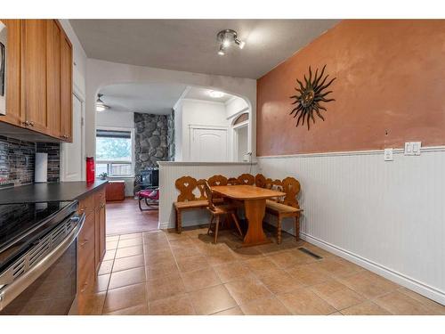 1134 Beverley Mclachlin Drive, Pincher Creek, AB - Indoor Photo Showing Kitchen