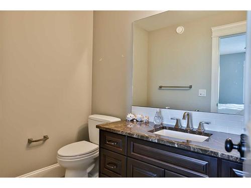 224010 Twp Rd 9-2, Rural Lethbridge County, AB - Indoor Photo Showing Bathroom