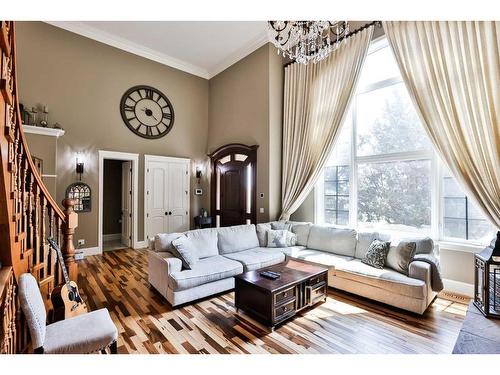 224010 Twp Rd 9-2, Rural Lethbridge County, AB - Indoor Photo Showing Living Room