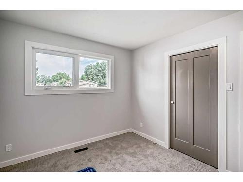 1911 20 Street North, Lethbridge, AB - Indoor Photo Showing Other Room