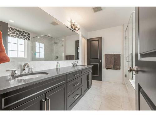 124 Cabot Landing West, Lethbridge, AB - Indoor Photo Showing Bathroom