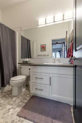 124 Cabot Landing West, Lethbridge, AB - Indoor Photo Showing Bathroom